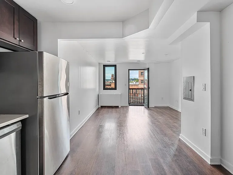 864 Willoughby Ave #4B — Photo 8