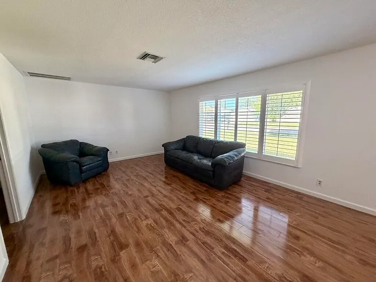147 Sunflower Cir — Photo 5