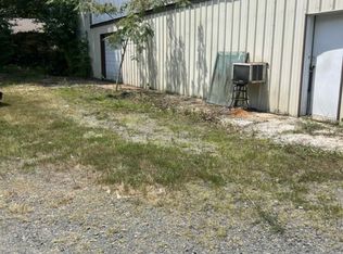 186 W 4th Hwy, Cove, AR 71937