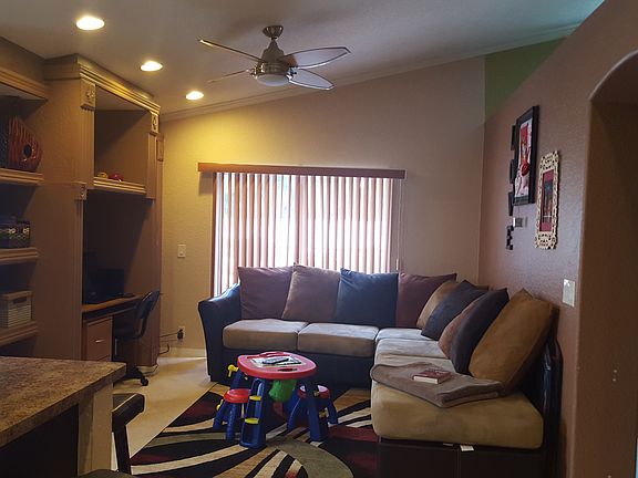 4th image of 4901 SW 35th Ter