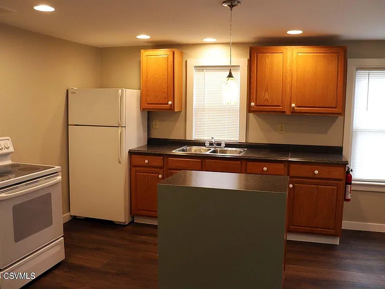 328 Center St #201 — Photo 19