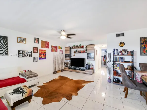 541 Blue Heron Dr. #205C, Hallandale, FL 33009