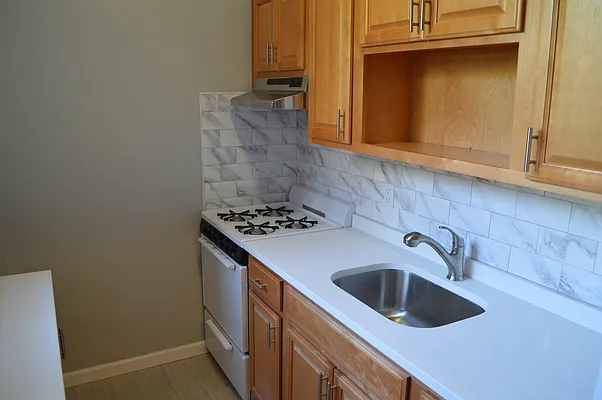 Rented by Griffith Real Estate | media 10