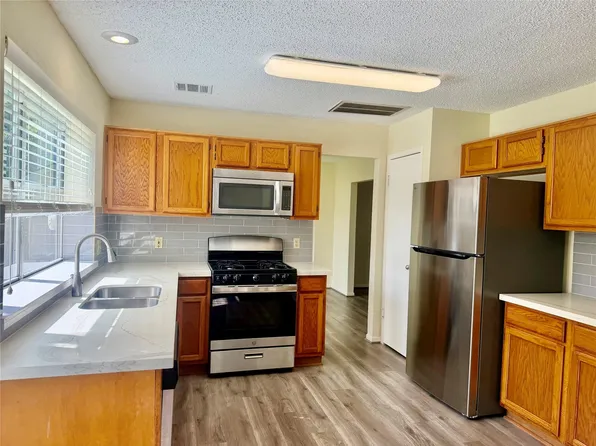 4819 Sunshine Dr, Sugar Land, TX 77479
