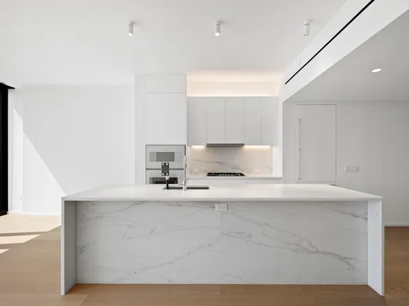 695 First Avenue 38B image 3 of 18