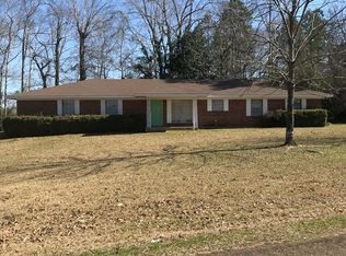 1184 L D White Rd, Summit, MS 39666