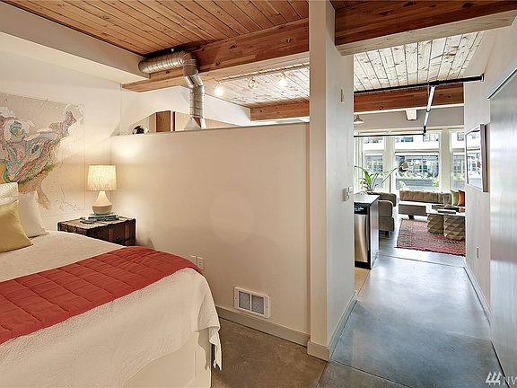 4th image of 401 9th Ave N Unit 302
