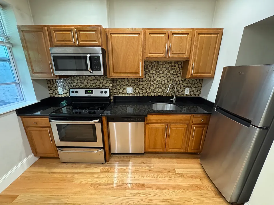 51 Joy St #1R