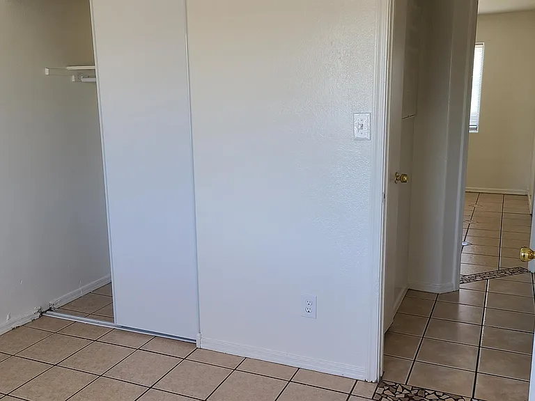 6111 W Cambridge Ave — Photo 10
