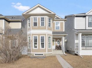 224 S Prestwick Ave SE, Calgary, AB T2Z 3S6
