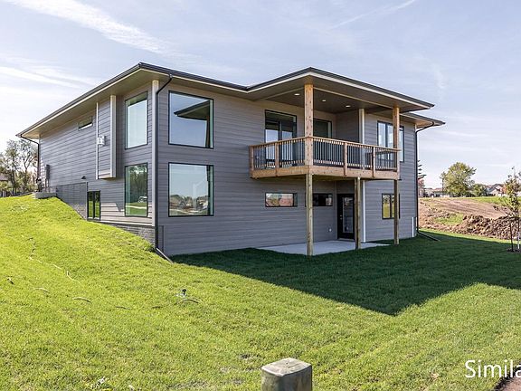 2nd image of 2703 NE Brentwood Cir