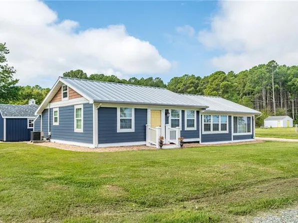 87 Riverside Dr, Deltaville, VA 23043