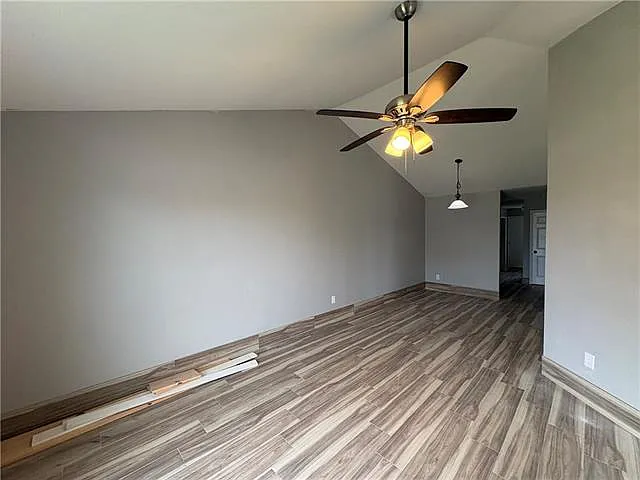 9024 Amour Dr — Photo 3