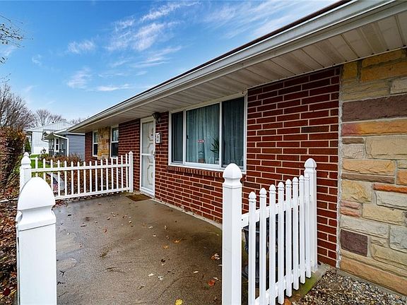 4th image of 4614 Caddington St