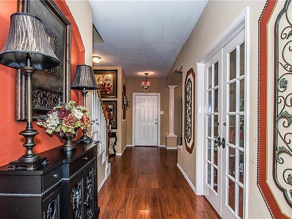 5th image of 425 Foxcraft Dr