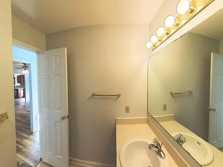 47 Forestdale Dr — Photo 9