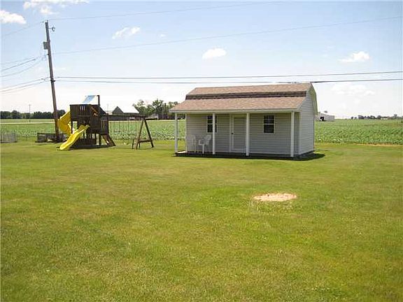 4th image of 202 Hallock Dr