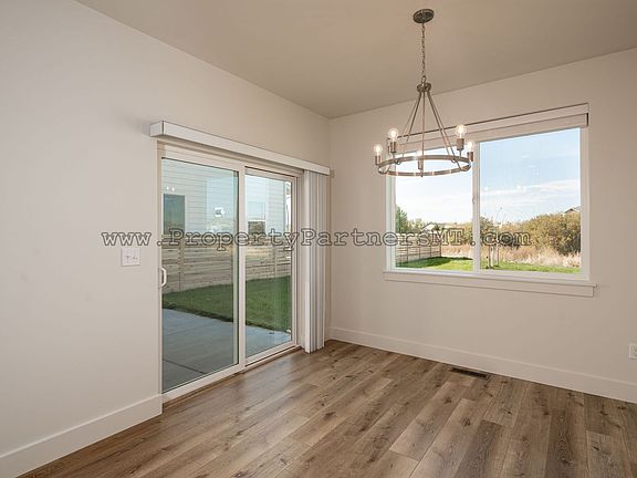 3rd image of 1121 Samantha Ln Unit A