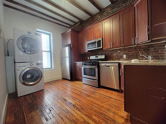 1st image of 118 Clifton Pl #3