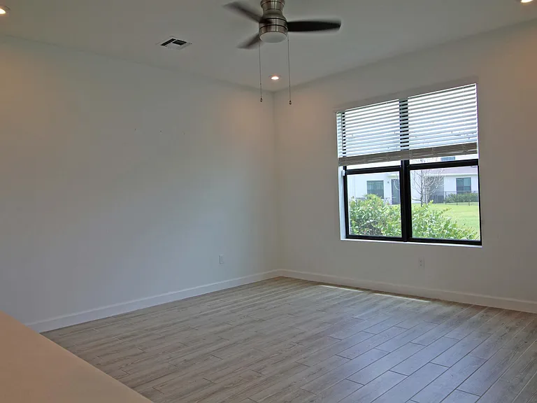 14247 SW Solange St — Photo 5