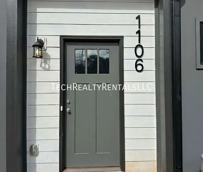 1106 Ivan Dr #1 — Photo 2