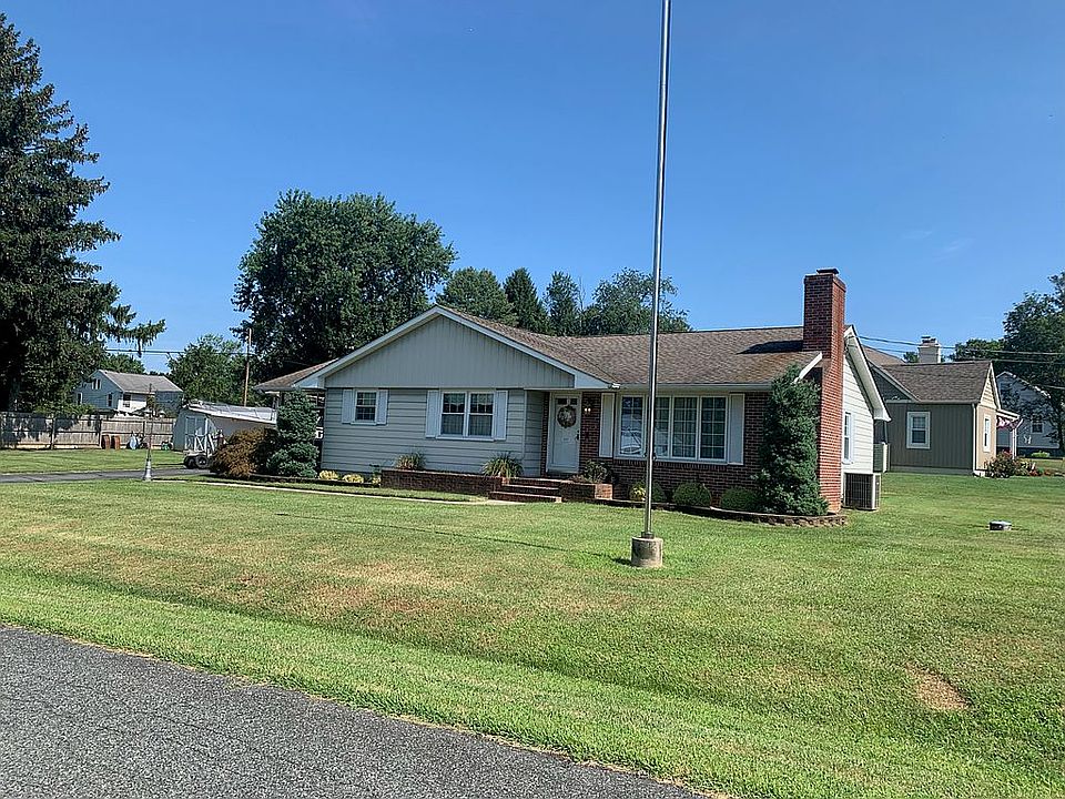1st image of 111 N Meadow Dr