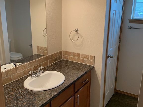 4th image of 7949 SE Glencoe St #4