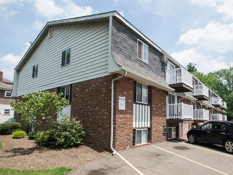 AIY Canton Apartments — Photo 11