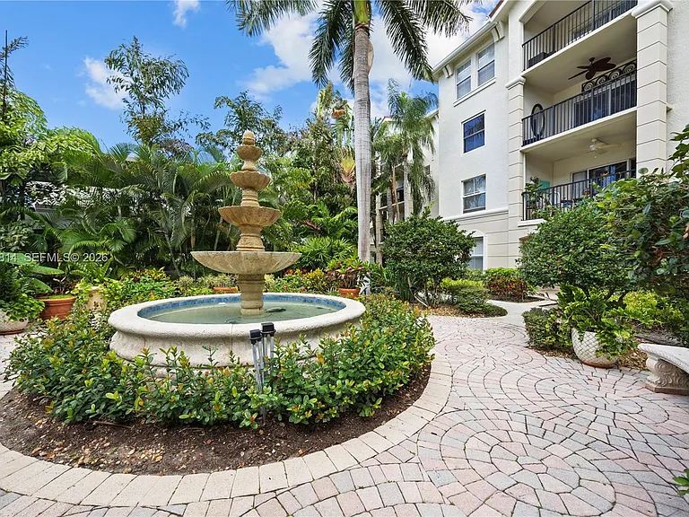 3102 Tuscany Way #3102 — Photo 36