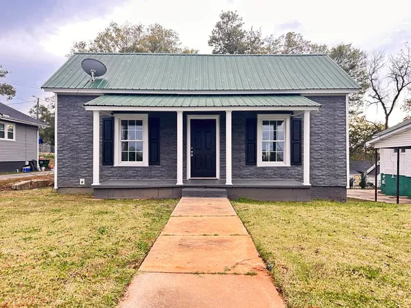 25 S Greenwood Ave, Ware Shoals, SC 29692