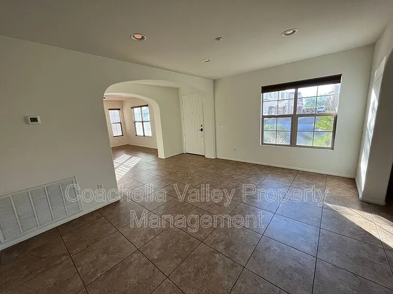 235 Paseo Gregario — Photo 2