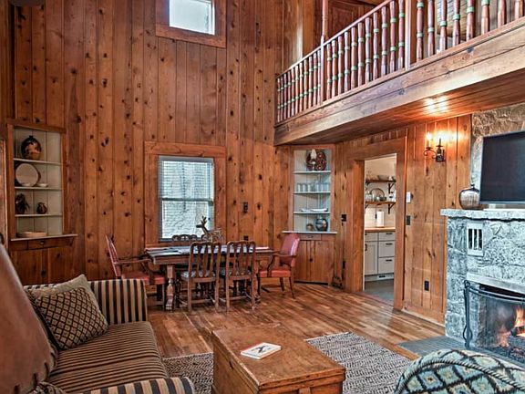 Great Room Dining Area