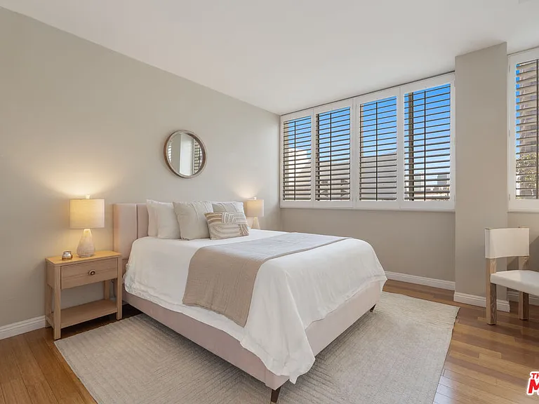 10433 Wilshire Blvd #301 — Photo 14