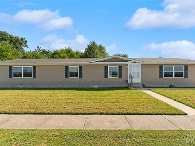 832 Lila Ct, New Baden, IL, 62265