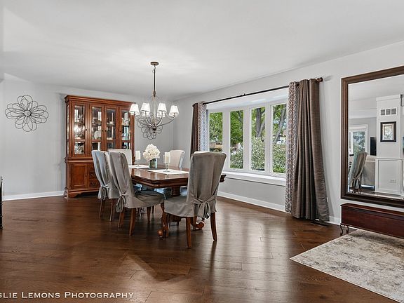 5th image of 8248 Middlebury Ave