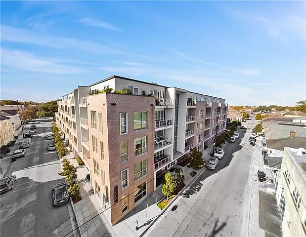 2 bed, 2.0 bath, 1120 sqft, $2,500 — Photo 2