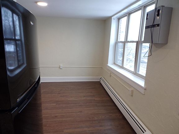 5th image of 377 Elmwood Ave #10