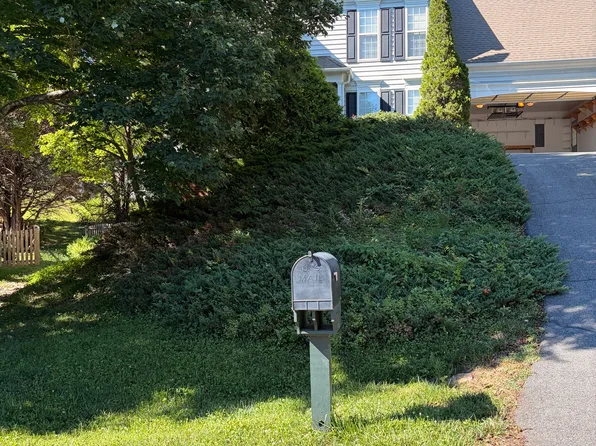 1083 Old Fox Trail Ln, Crozet, VA 22932