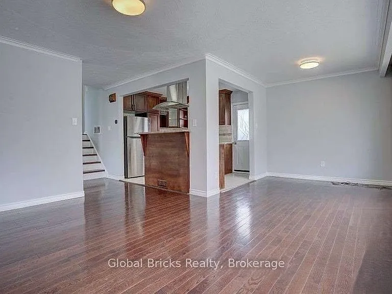 77 Milford Haven Dr E — Photo 5