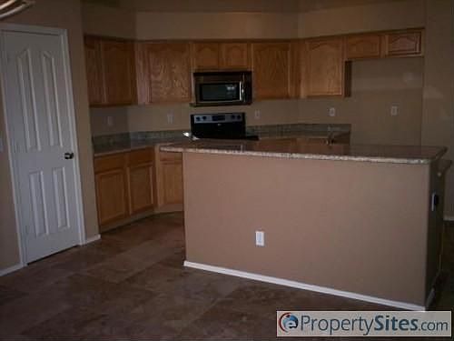 4th image of 2002 E Rockwood Dr