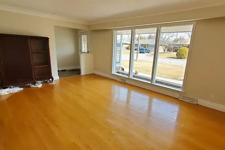 842 Law St #1A — Photo 2