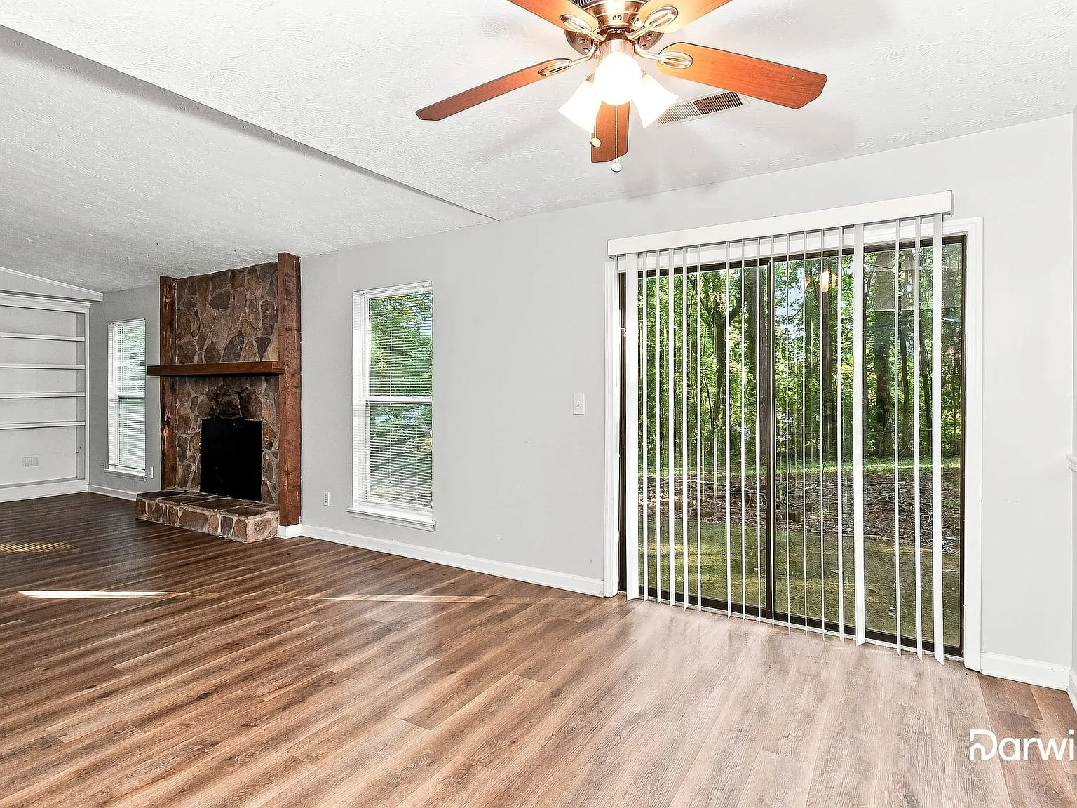 3 bed, 2.0 bath, 1651 sqft, $2,195 — Photo 4