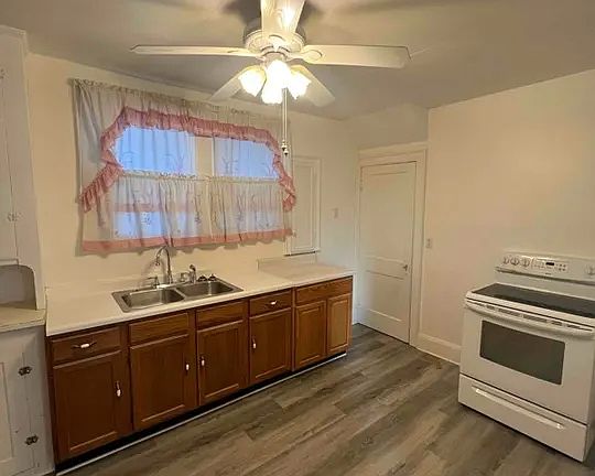 4th image of 907 Virginia St #1651002