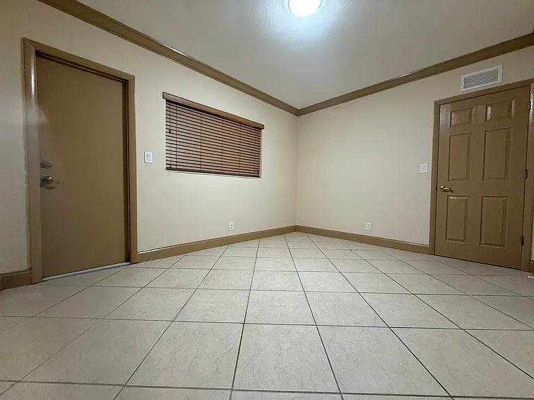 744 NE 14th Ave #12 — Photo 6