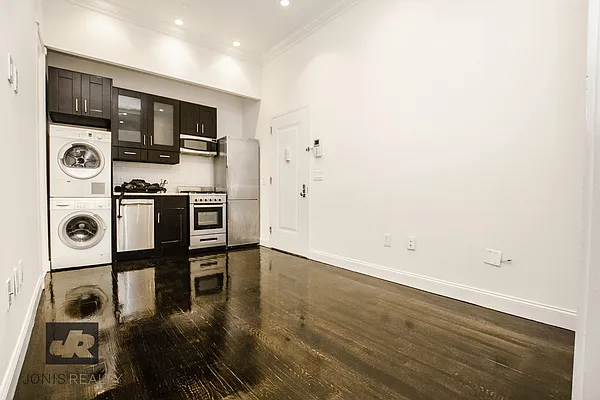 Rented by Jonis Realty | media 28