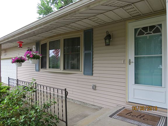 3rd image of 52928 Glenmoor St