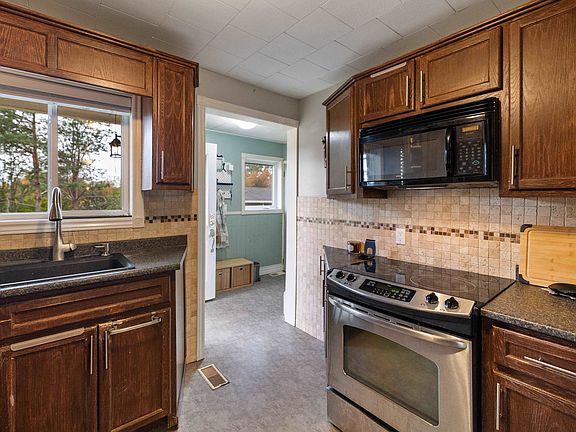 5th image of 8090 Saint Peters Rd