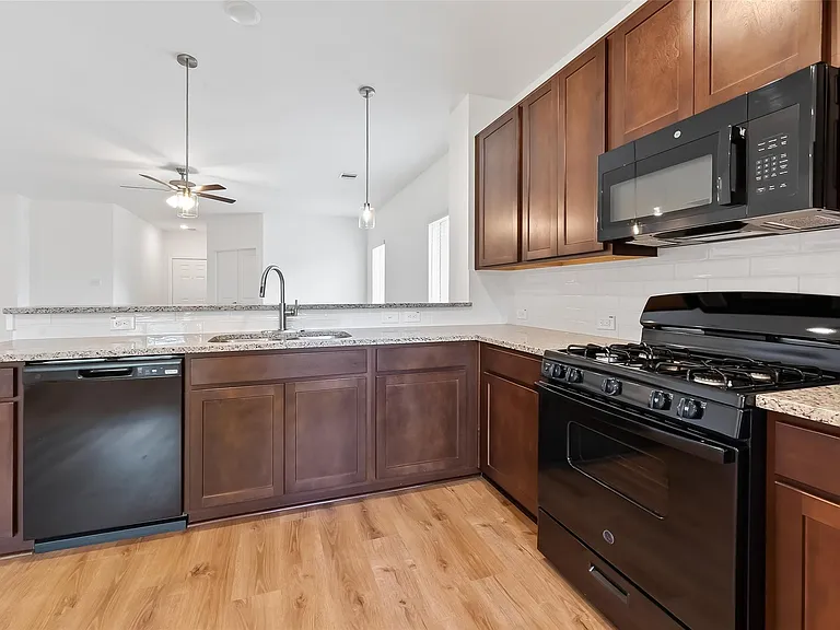 4506 Blue Moutain Laurel — Photo 25