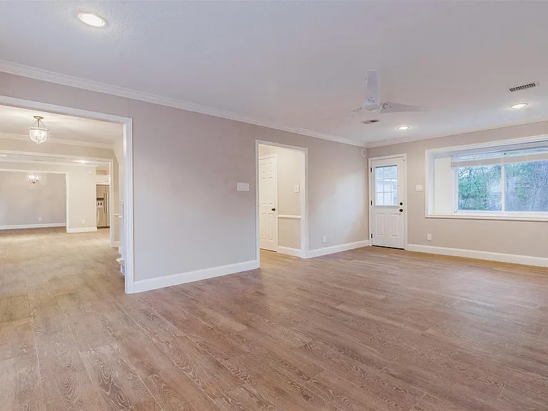 15203 Camelback Ct — Photo 14