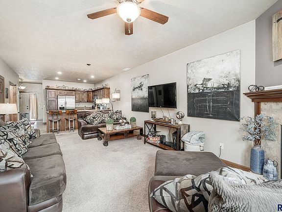 2nd image of 7579 Grand Arbor Pl